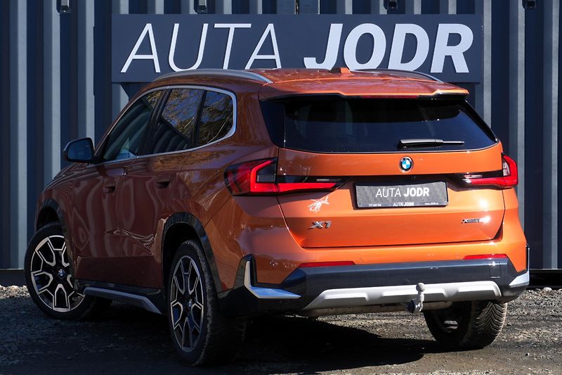 BMW X1 23i xDrive, Tažné, 360° kamera - fotka 6 z 40