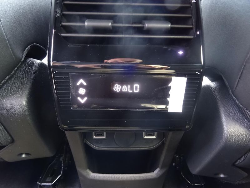 Peugeot 5008 (2026) GT Hybrid 145k e-DCS6 - fotka 44 z 49