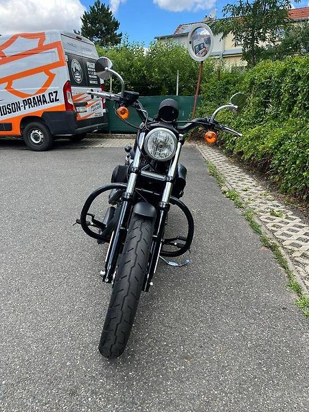 Harley-Davidson XL 883N Sportster Iron (2011) - fotka 7 z 13