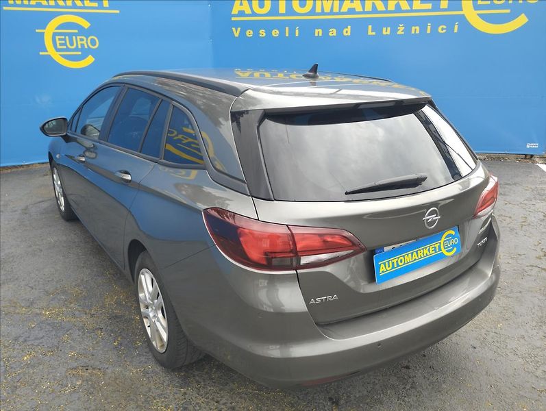 Opel Astra 1,4 T 110KW - fotka 6 z 17