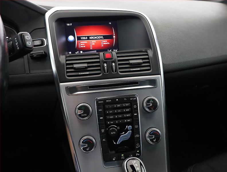 Volvo XC60 (2014) D4, 4X4, Automat, Kůže, Navi - fotka 10 z 16