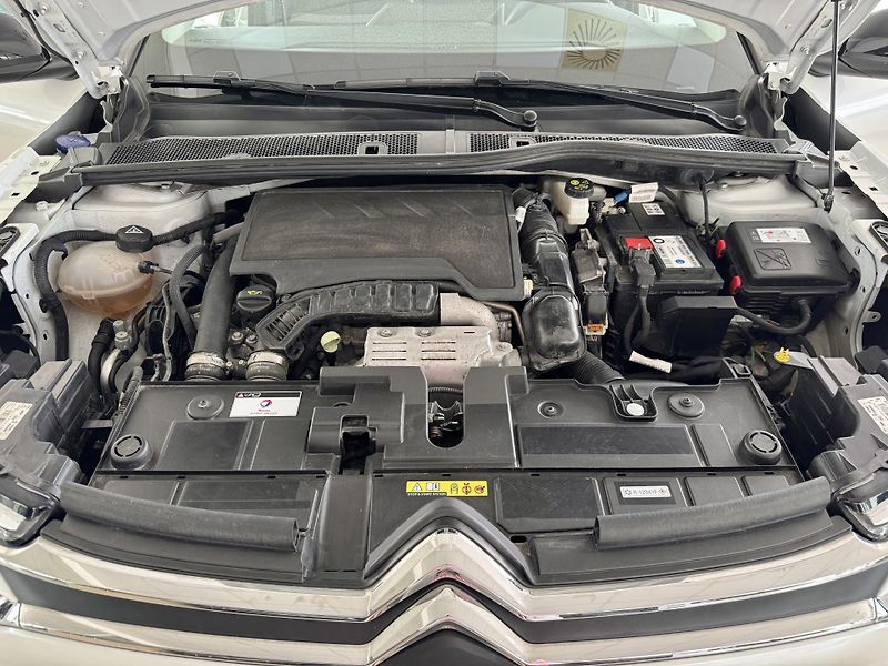 Citroën C4 1,2PT 130*AT8*Full LED*Kamera - fotka 36 z 36