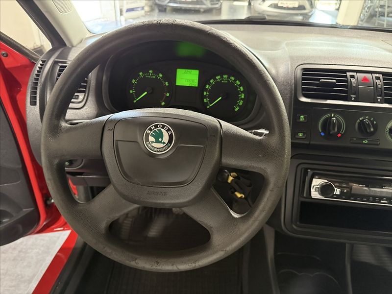 Škoda Fabia 1,2   i ALU KOLA STK 05/2028 - fotka 7 z 19
