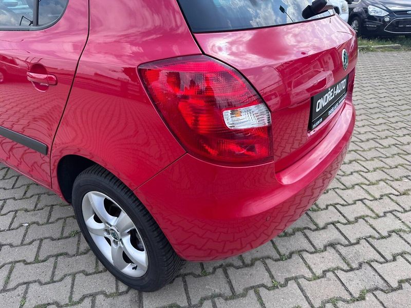 Škoda Fabia (2011) 1,2 TSI 63 KW KM STK - fotka 10 z 49