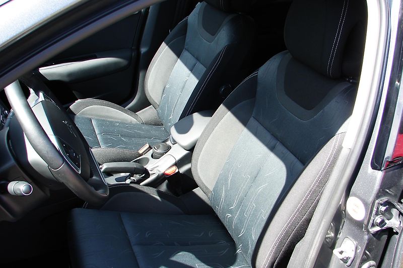 Citroën C4 II. 1.6 VTi 120PS NAVI-ZADÁN!  - fotka 17 z 34