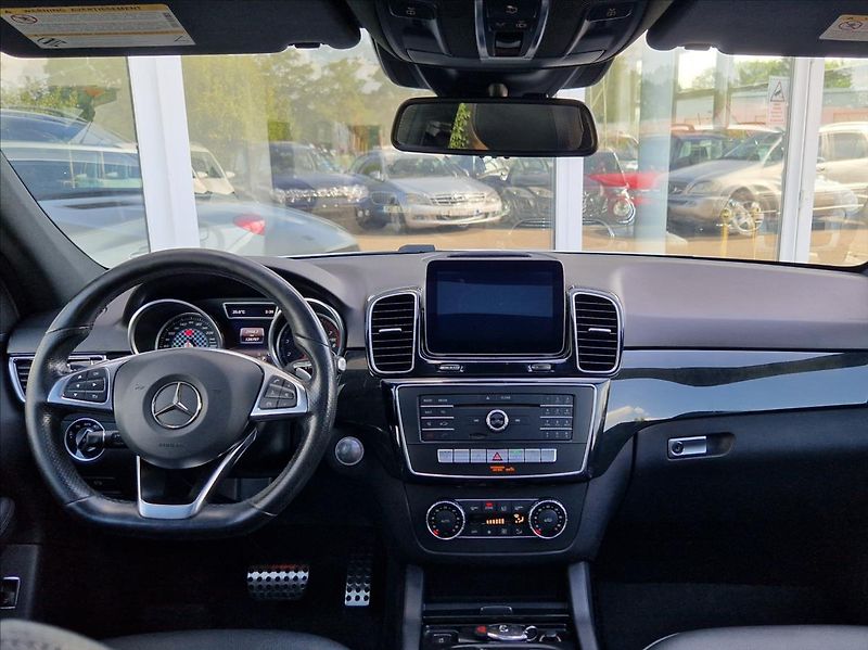 Mercedes-Benz GLE 3,0 i AMG 270kW 4MATIC PANORAM - fotka 19 z 50
