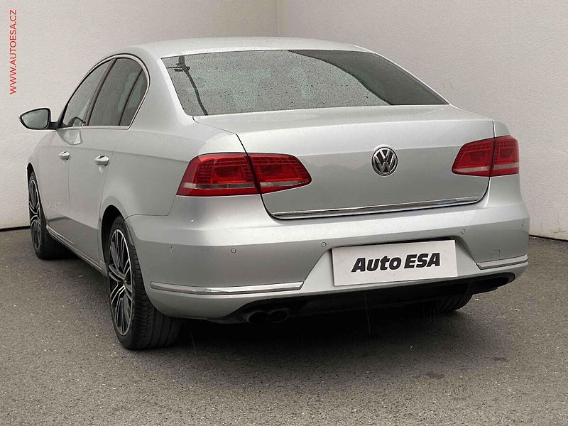 Volkswagen Passat (2013) 2.0 TSi, Exclusive, DSG - fotka 6 z 21