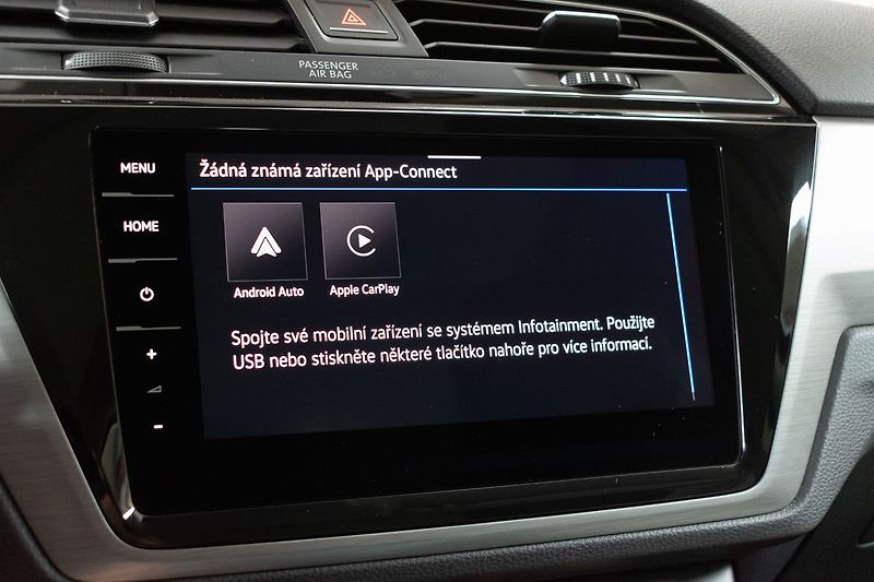 Volkswagen Touran 1.5 TSI TAŽNÉ*7.MÍST*DPH*ČR 1M - fotka 29 z 45