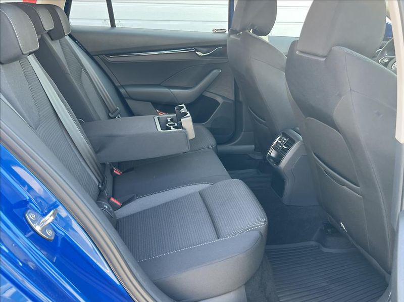 Škoda Octavia 2,0 TDi Ambition LED záruka - fotka 18 z 28