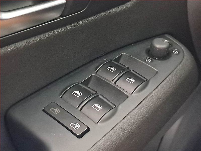 Seat Exeo (2009) 2.0 TDI, Tempomat - fotka 16 z 16