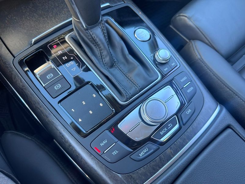 Audi A6 (2017) 4X4 3,0 TDI V6 235 KW DPH - fotka 30 z 48