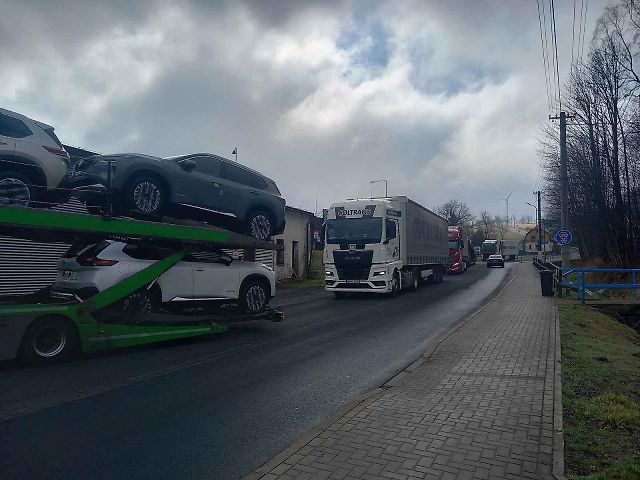 Kamiony v Petrovicích a v přilehlých oblastech