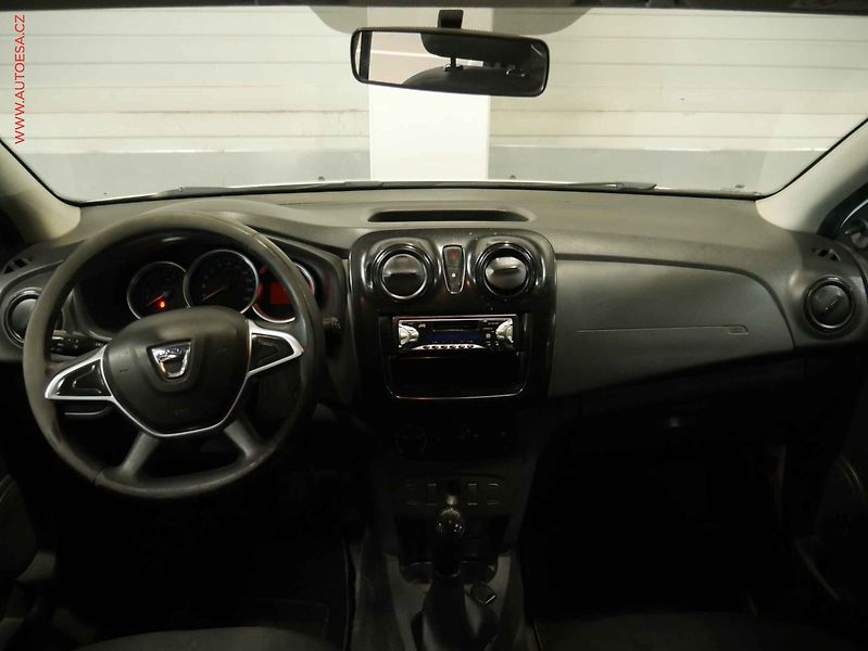 Dacia Logan (2017) 1.2i, 1.maj,ČR - fotka 8 z 14