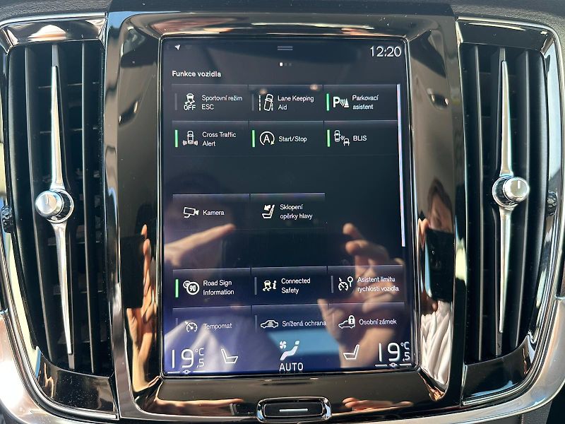 Volvo V90 (2018) 2.0D, 140KW, CROSSCOUNTRY - fotka 15 z 25