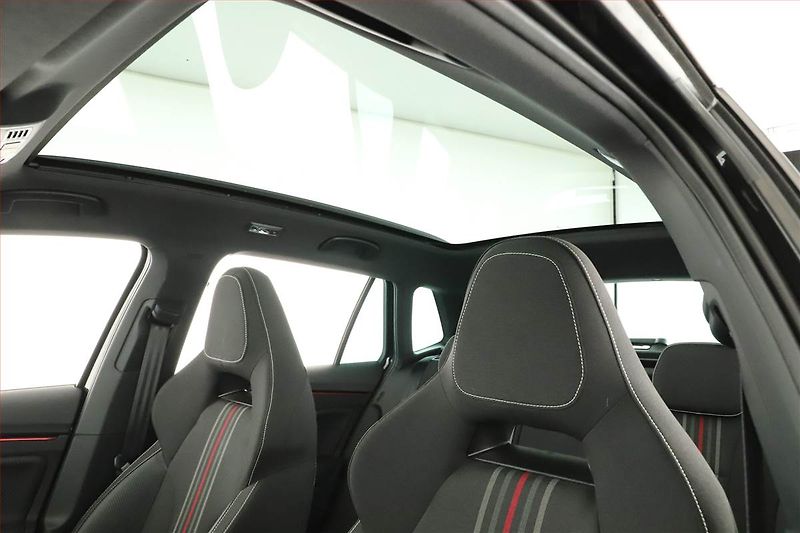 Škoda Kamiq (2026) 1.0 TSI, MONTE CARLO, AUTOMAT - fotka 13 z 17