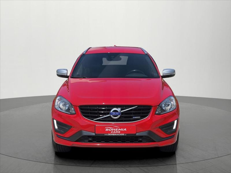Volvo XC60 2,4 D5 158KW R-Design Momentum - fotka 2 z 23