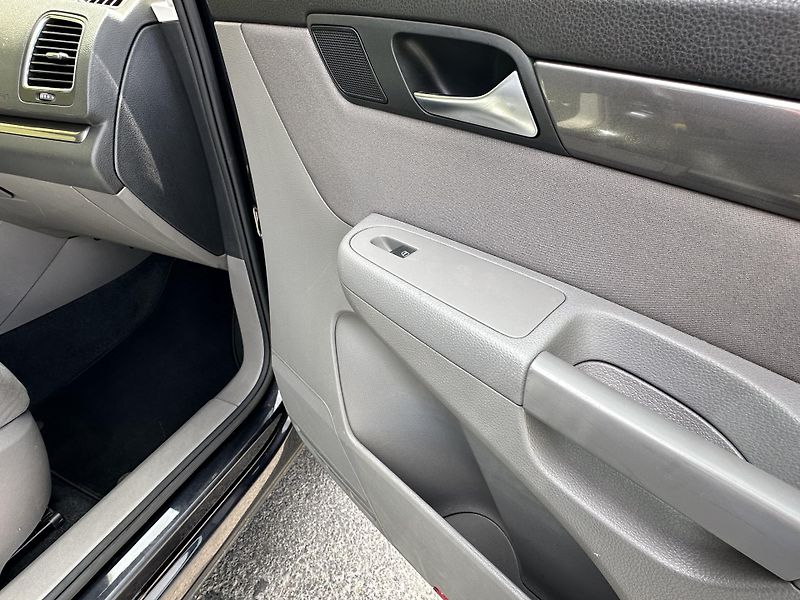 Seat Alhambra (2014) 2.0TDI/103kW * 7.Míst * 2.Maj  - fotka 19 z 35