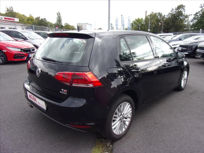 Volkswagen Golf 1,4 TSI Highline Webasto 103kW - fotka 3 z 31