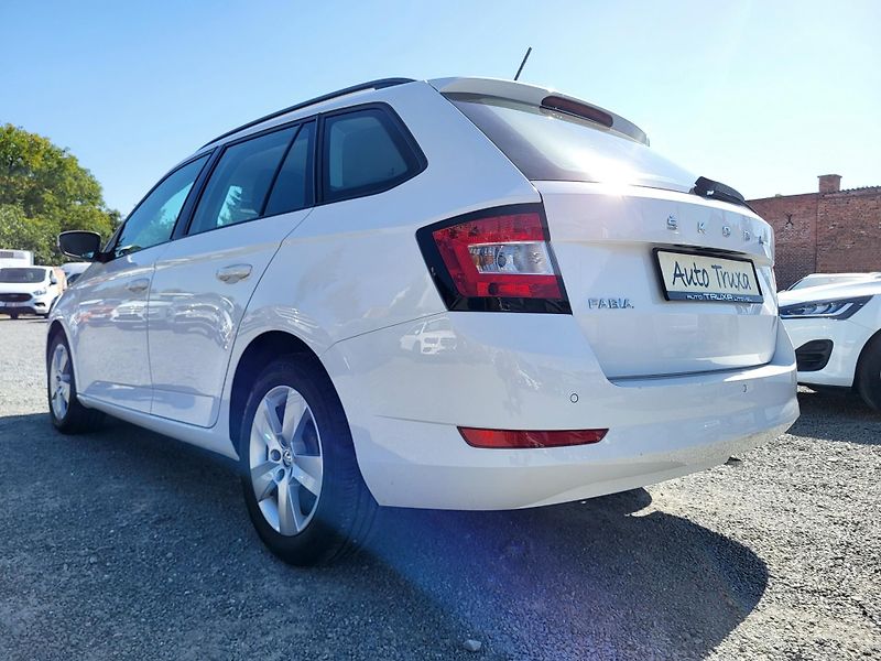 Škoda Fabia 1.0 TSI 70kW Combi TOUR *ČR - fotka 34 z 43