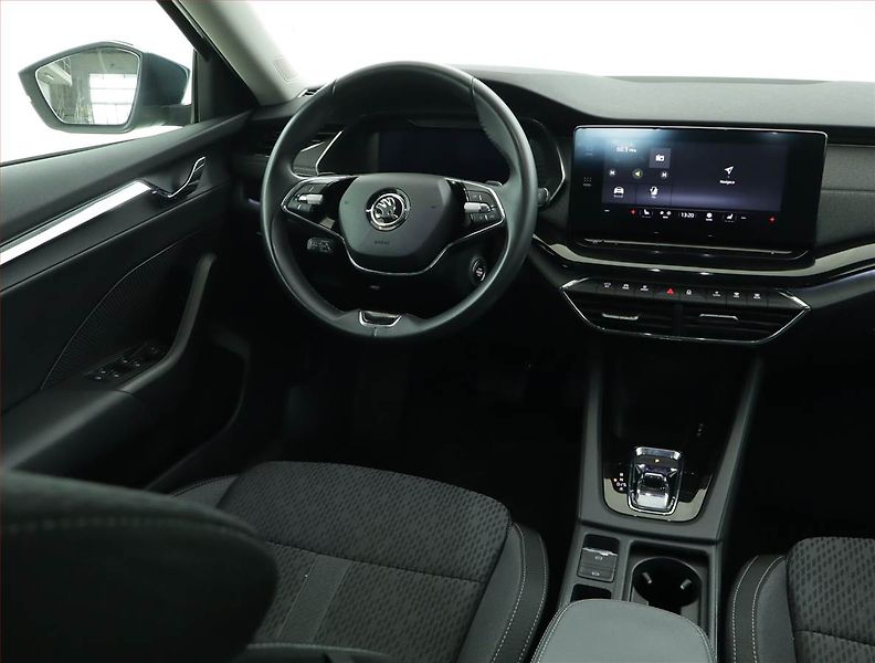 Škoda Octavia (2023) 2.0 TDI - fotka 7 z 16
