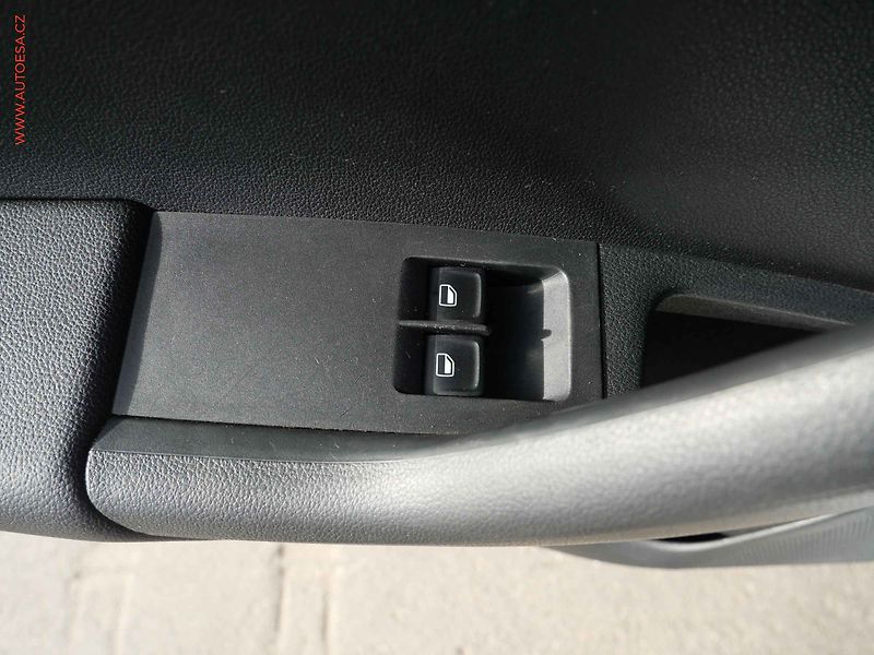 Škoda Octavia (2014) 1.6 TDi, ČR, Ambition - fotka 11 z 16