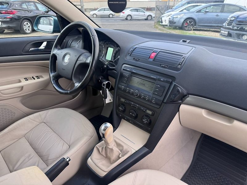Škoda Octavia (2007) 1,9 TDI 77 KW ELEGANCE - fotka 37 z 48