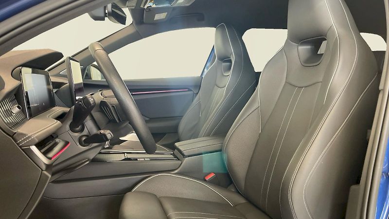 Škoda Superb (2025) kombi Sportline iV 1.5TSI 110k - fotka 23 z 37