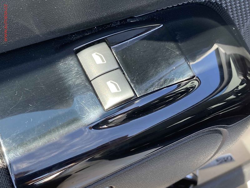 Citroën C3 (2019) 1.2 PT, Shine, park. čidla - fotka 11 z 19