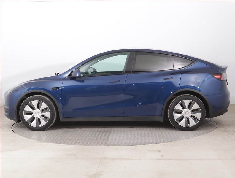 Tesla Model Y (2022) Long Range AWD 79kWh, SoH 91% - fotka 3 z 21