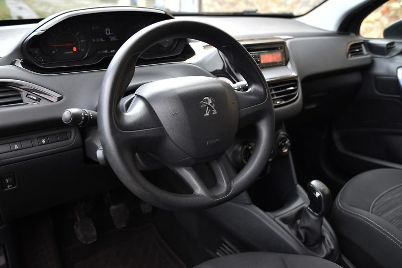 Peugeot 208 1.2i, motor - spotřeba oleje - fotka 8 z 25