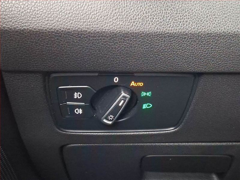 Volkswagen Passat (2015) 2.0 TDI, Automat, Navi - fotka 18 z 19