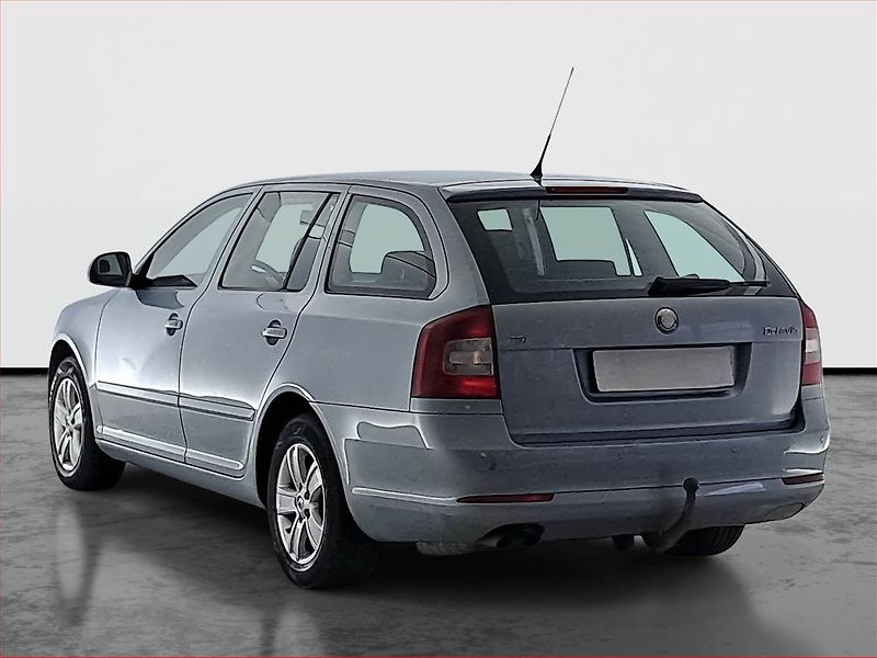 Škoda Octavia (2010) 1.4 TSI, Tempomat - fotka 4 z 16