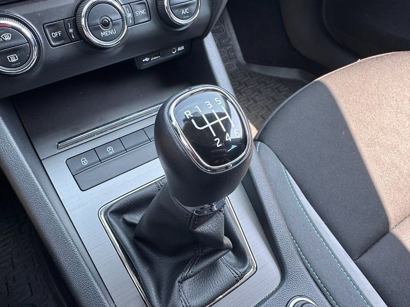 Škoda Octavia (2015) 1,4 TSI 110 KW SERVIS STK - fotka 26 z 50