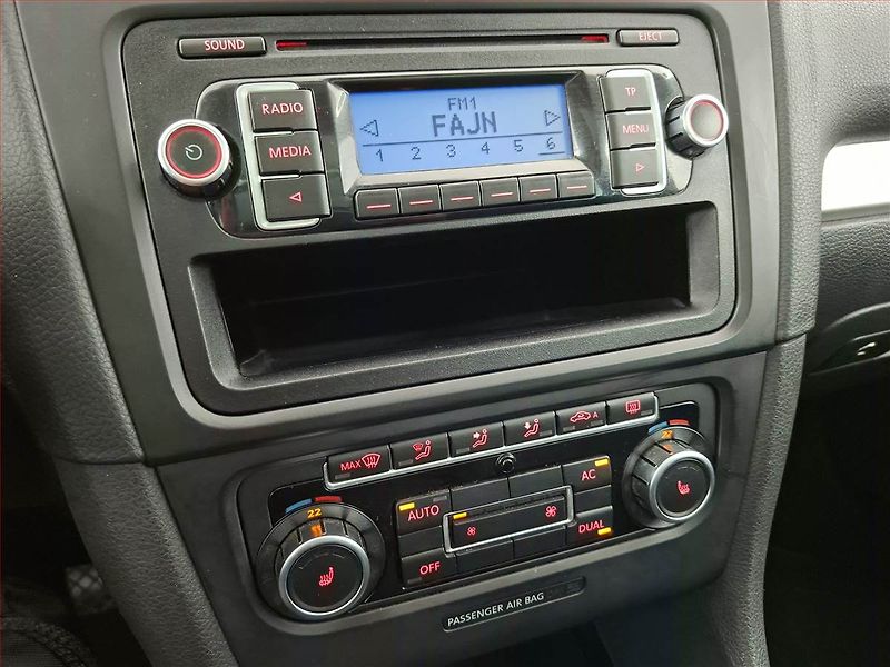 Volkswagen Golf (2010) 1.6 TDI, po STK, Tažné - fotka 15 z 16