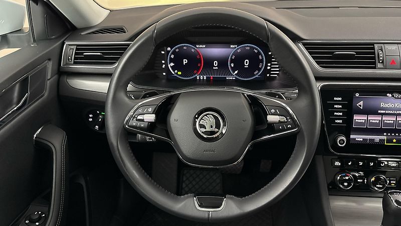 Škoda Superb 2.0 TDI DSG Style Combi - fotka 9 z 25
