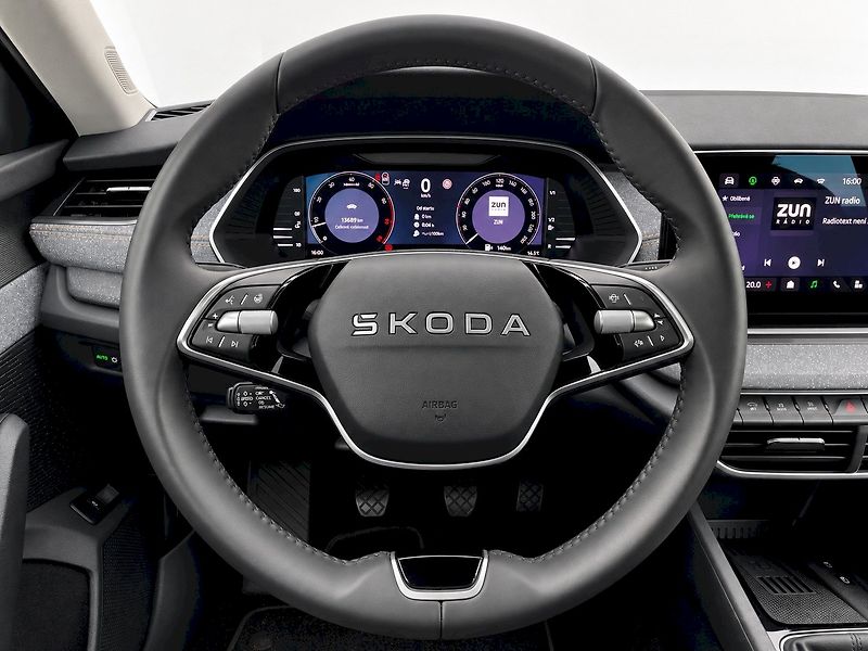 Škoda Octavia (2025) OCT.COMBI TOP SELECTION 1,5 TS - fotka 14 z 46