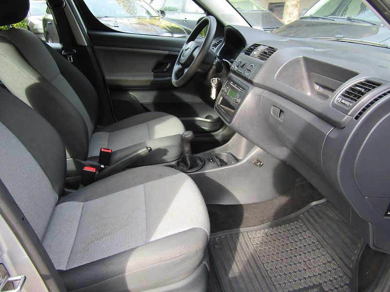 Škoda Roomster (2011) 1.6 TDI 66kW  BEZ KOROZE - fotka 26 z 34