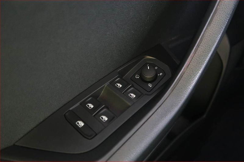 Škoda Karoq (2023) 2.0 TDI, Navi, Tempomat - fotka 15 z 15