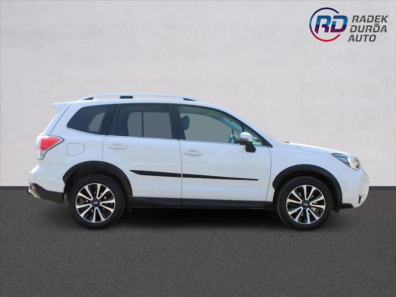 Subaru Forester 2,0 XT  ČR,AUTOMAT,4x4,TAŽNÉ - fotka 4 z 35