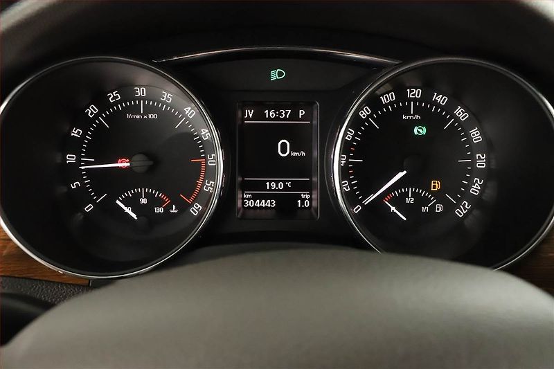 Škoda Superb (2013) Laurin&Klement 2.0 TDI, 4X4 - fotka 8 z 21