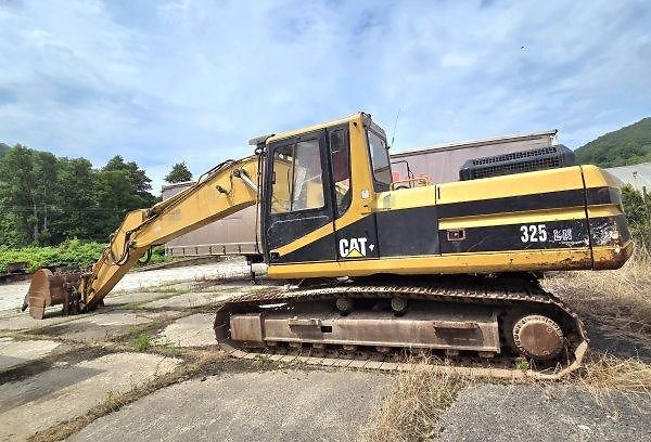 Caterpillar (1996) 325 bagr 29.4t hydr.i nůžky - fotka 1 z 10