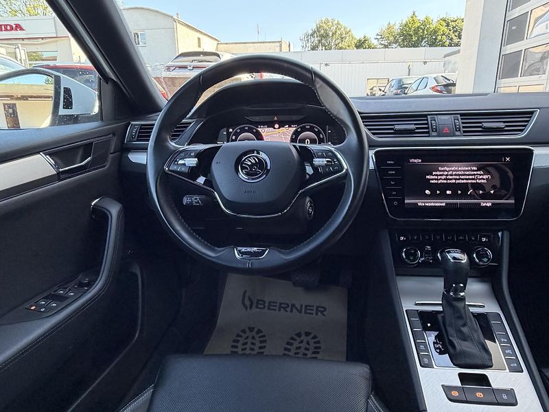 Škoda Superb 2.0 TDI 110kW L&K Combi DSG - fotka 10 z 38