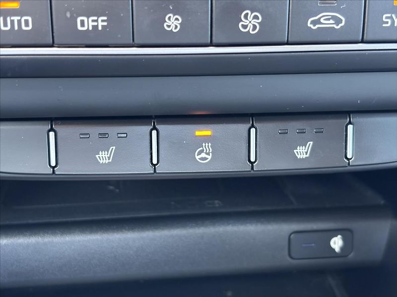 Kia Ceed 1,5 TGDi AT TOP ZÁRUKA ADAPTIV - fotka 27 z 45
