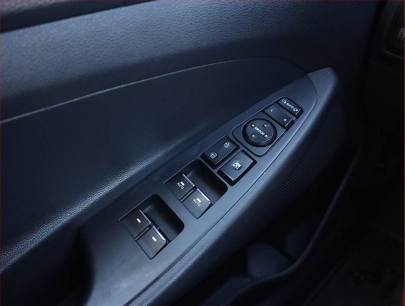 Hyundai Tucson (2019) Smart 1.6 CRDi, Automat - fotka 19 z 20