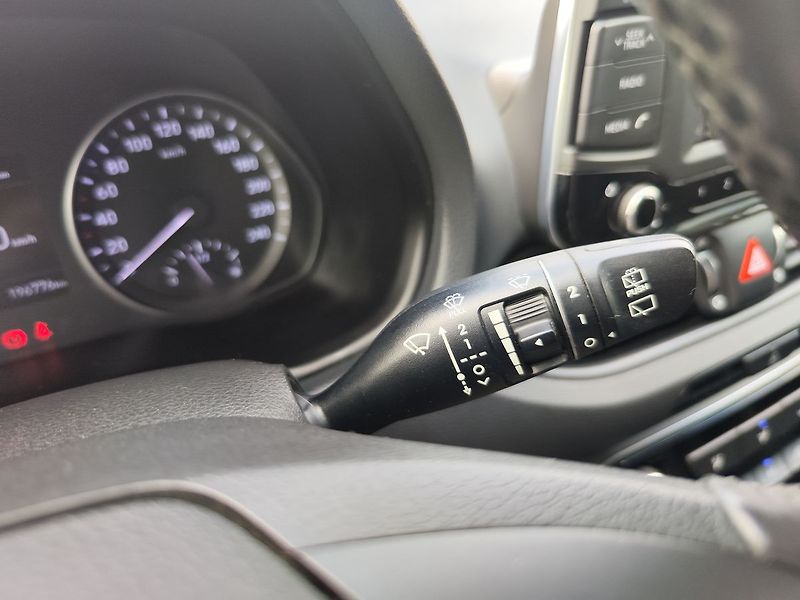 Hyundai i30 1.4i/73kW Trikolor Komfort - fotka 22 z 28