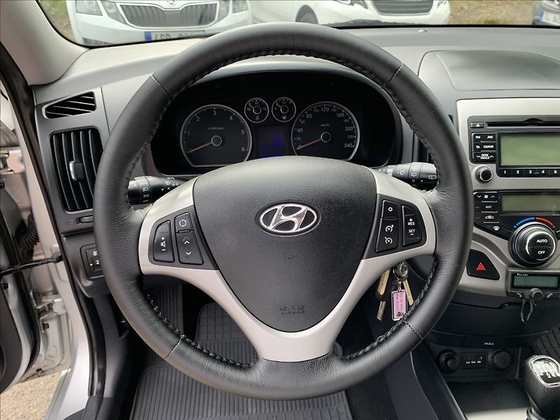 Hyundai i30 1,6 CRDI ČR - fotka 12 z 17