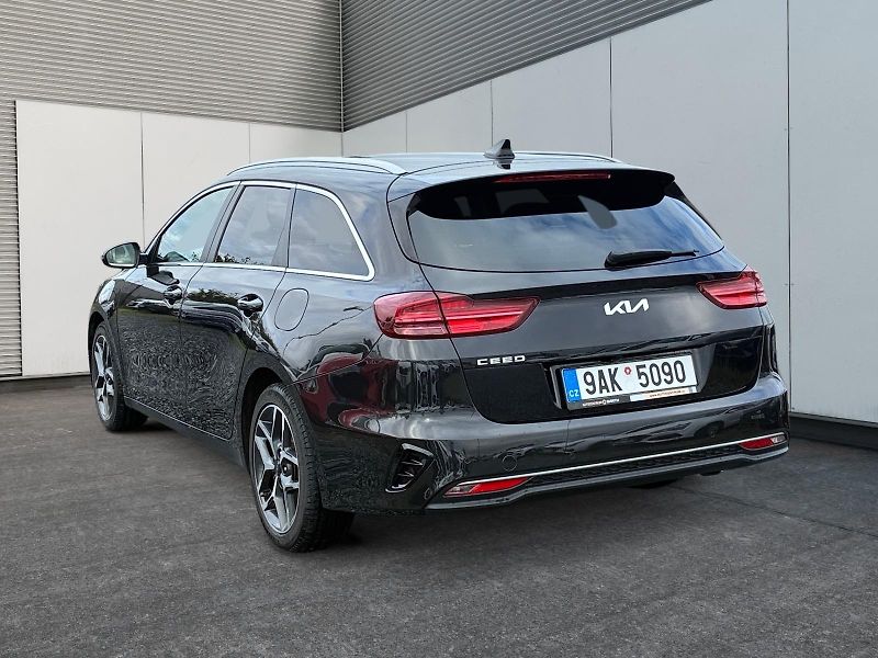Kia Ceed (2022) TOP 1.5T-GDI 117kW DPH CZ - fotka 4 z 11