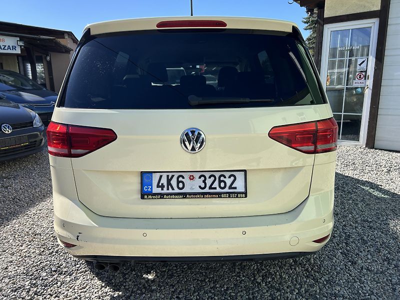 Volkswagen Touran (2016) 2.0 TDi 110 kw - fotka 8 z 20