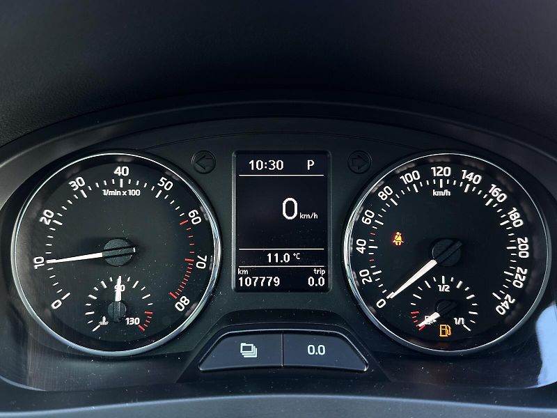 Škoda Rapid 1.4TSi DSG Spaceback USB Bi-Xe - fotka 17 z 32