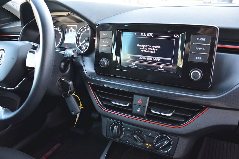 Škoda Scala (2020) 1.0 TSI 85 KW Ambition 125 LET - fotka 18 z 25